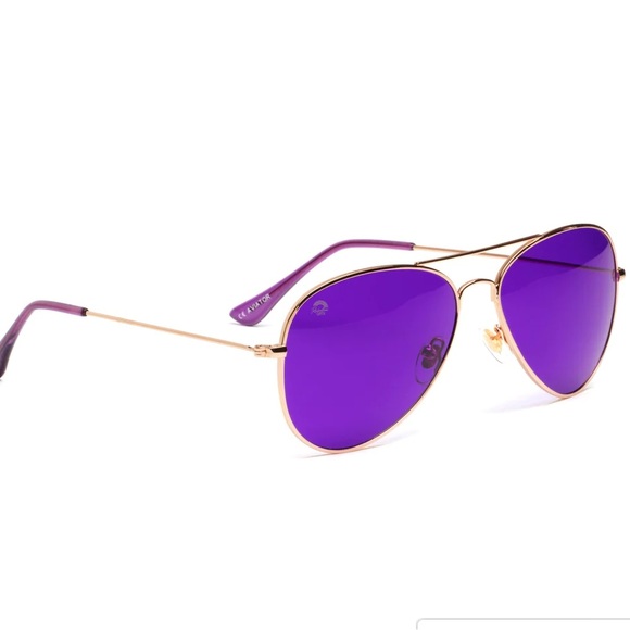 Rainbow Optx Accessories - Rainbow Optx brand Aviator Sunglasses. Violet lenses.
